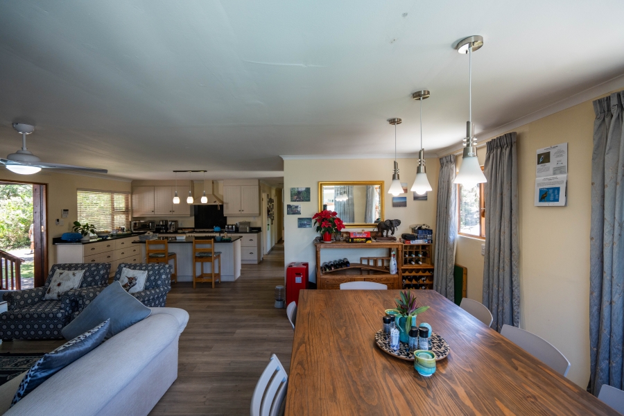 5 Bedroom Property for Sale in Seafield Eastern Cape